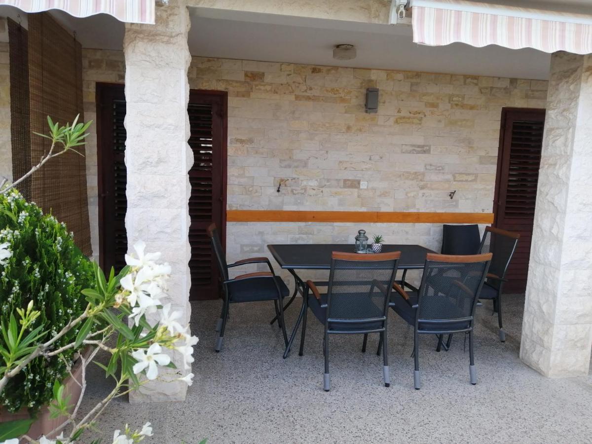 Appartement Stonewood Dalmacija à Primošten Extérieur photo