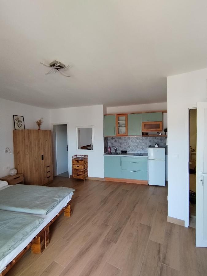 Appartement Stonewood Dalmacija à Primošten Extérieur photo