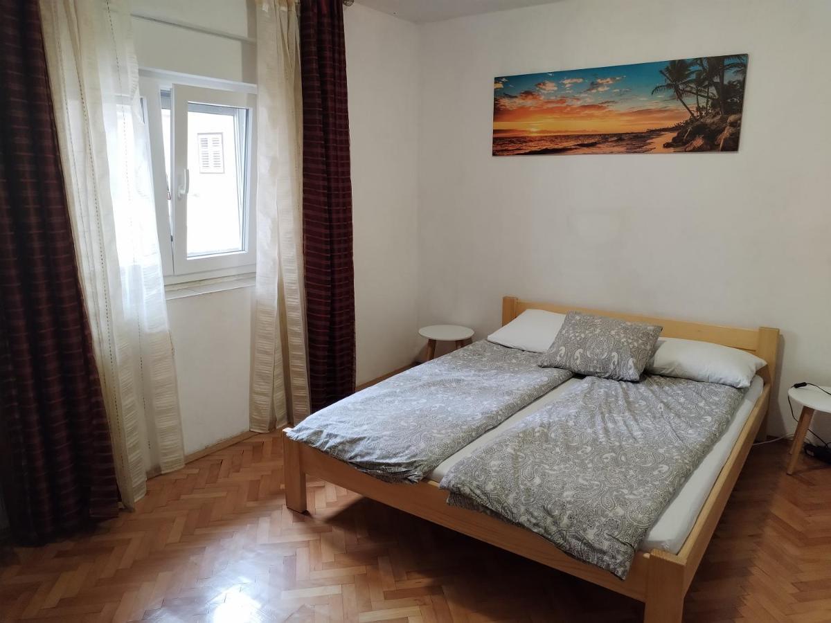 Appartement Stonewood Dalmacija à Primošten Extérieur photo
